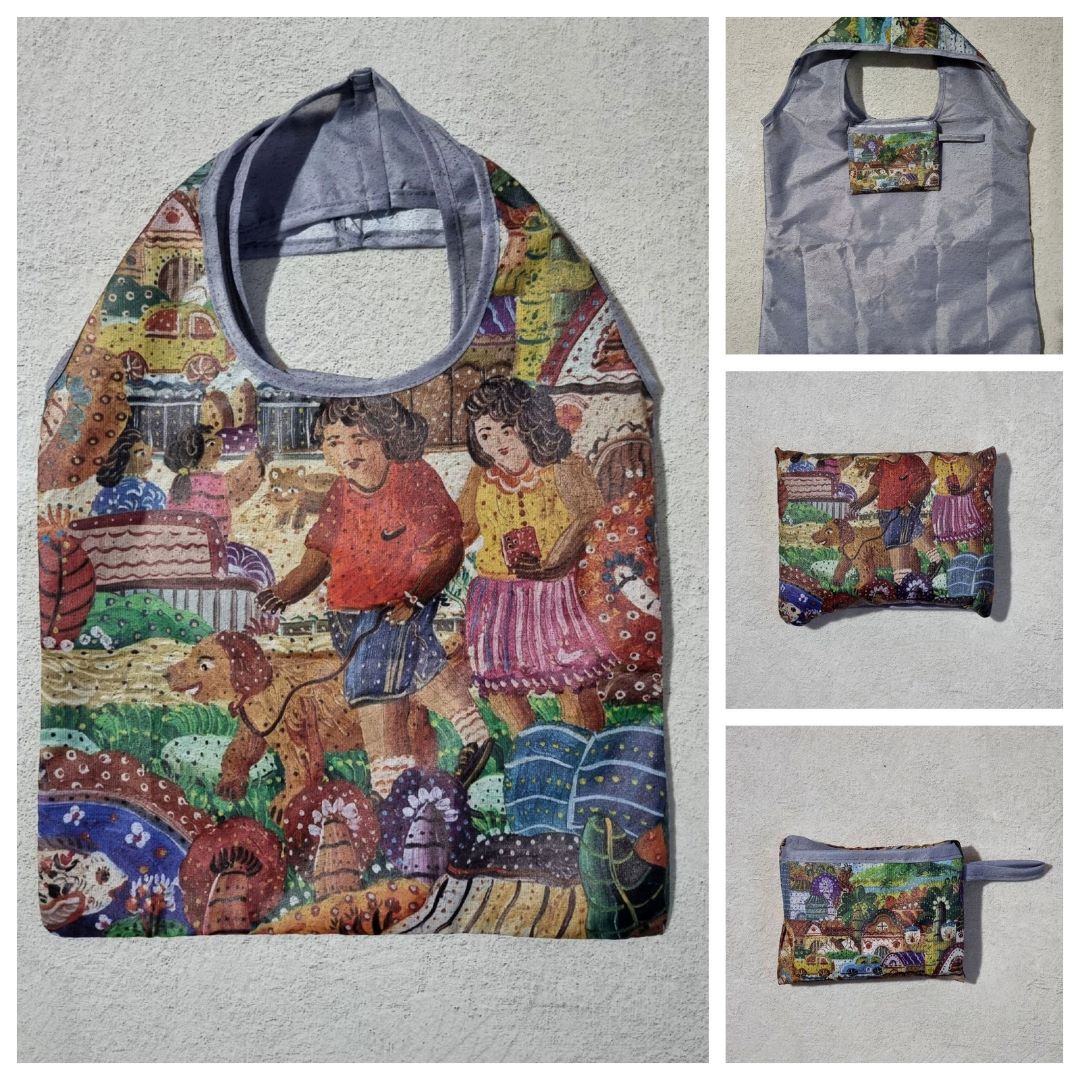 tas belanja atau tas bekal yang dapat dilipat. sangat ringan dan tahan air. ukuran terbuka 56cm x 44cm. ukuran terlipat 12cm x 10.3cm